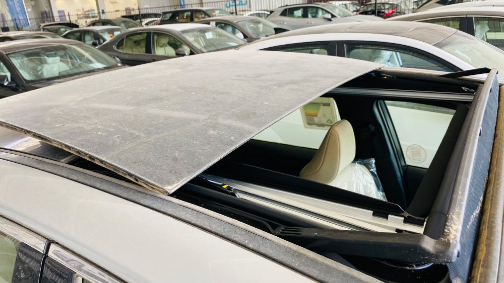 كامري LE هايبرد فضي كامري LE هايبرد فضي