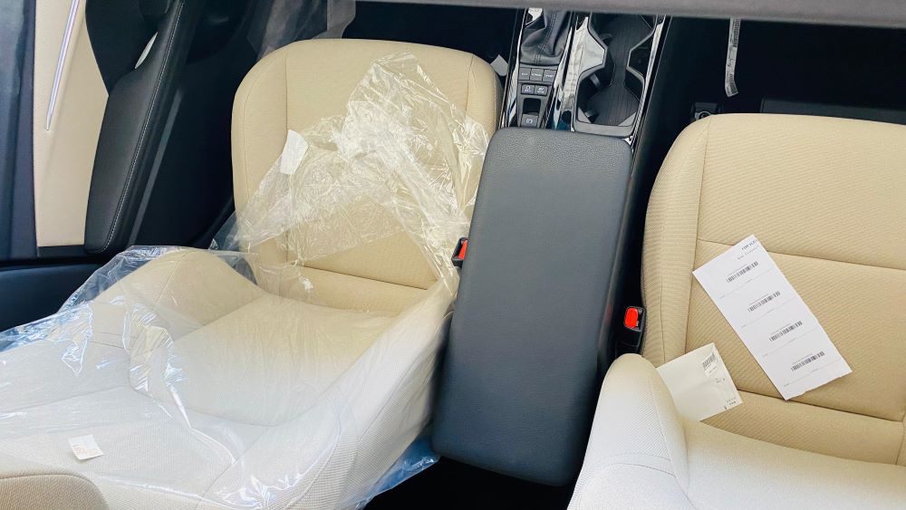 كامري LE هايبرد فضي كامري LE هايبرد فضي