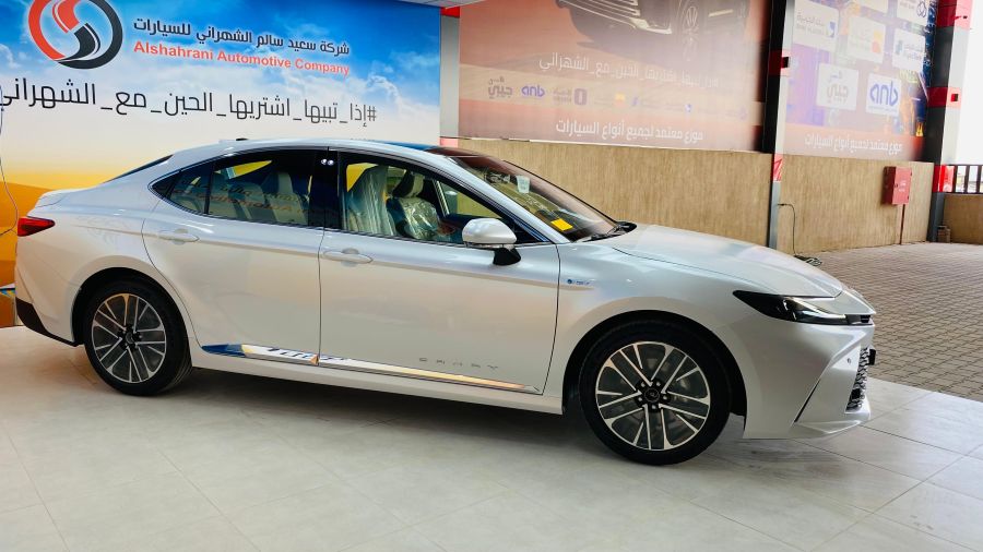 c243f0b6-178e-4cf9-843f-0b4e8a8ee905 كامري LE هايبرد 2025