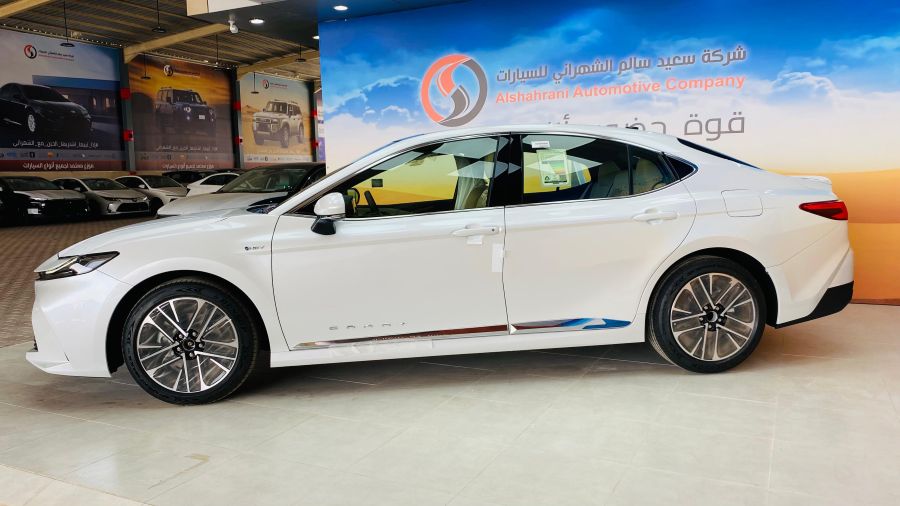 ee211870-5a17-4b69-9d69-b944bc59ac57 كامري LE هايبرد 2025